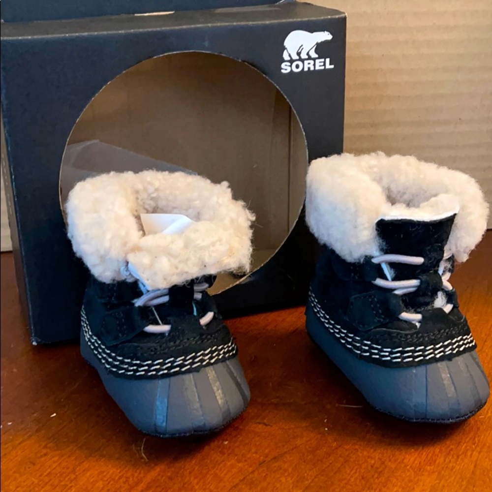 Newborn size 1 Sorel baby boots EUC